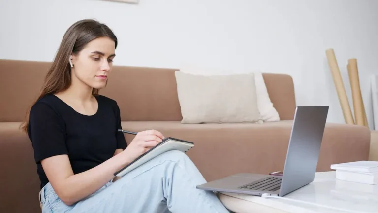A formação em psicanálise online é aceita no mercado?