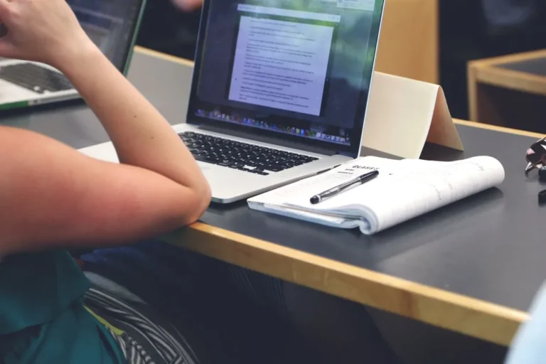 Pós-graduação em psicanálise online vale a pena? O que considerar